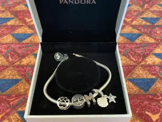 Pandora armbånd/bracelet m charms