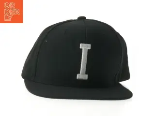 Sort snapback kasket (str. 12)