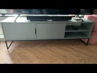 TV bænk