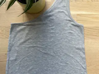 Pieces one shoulder top