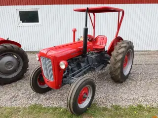 VETERAN TRAKTOR,