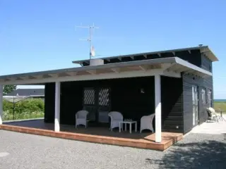 Sommerhus med helt unik beliggenhed!