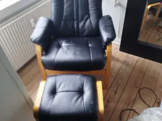 Lænestol med fodskammel 
