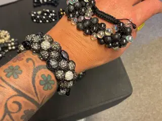 Nye flotte knyttede armbånd