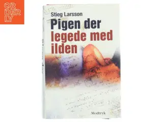 Pigen der legede med ilden af Stieg Larsson (Bog)
