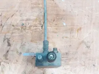 Massey Ferguson 40 Hydraulikventil 49070018