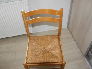 4 stole med flet sæder