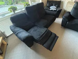 Sofasæt i sort stof. Model Selesta / Bud modtages.