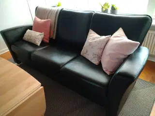 3p. Sofa med puf