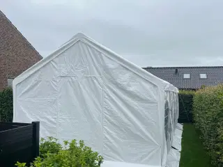 Partytelt 4x8 meter med sidder, brugt