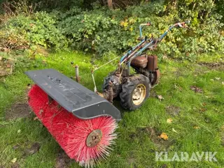 Redskabsbærer Nibbi med kost