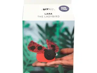 Mariehønen Lara, 1 sæt