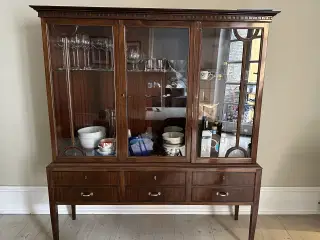 Snedkerlavet vitrine