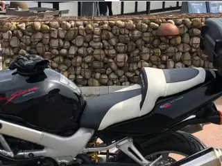 Honda VTR 1000 F sæde