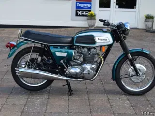 Triumph Trident T 150 Classic Bike