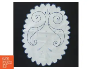 Bordløber med broderi (str. 27x21 cm)
