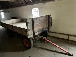 Massey Ferguson traktor m. skovl, vogn, plov og ha