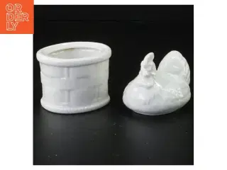 Hvid porcelæns høne (str. 10 x 7 x 6 cm)