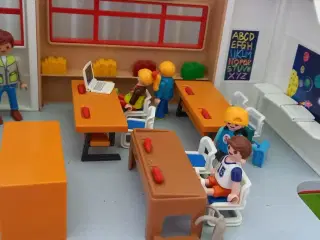 Playmobil skole + gymnastiksal