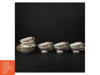Porcelæns kaffekopper og underkopper fra Wawel (str. Ø. 12 cm ø. 8 cm)