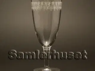 Kongeå Rødvinsglas. H:155 mm.