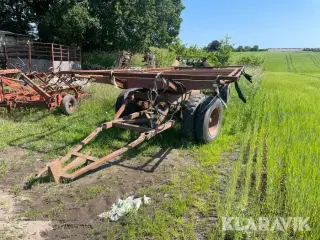 Anhænger til høballer