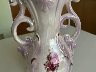 Vase med blomster på