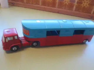1 stk  Modellastbil Bedford Hestetransport 