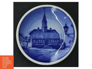 Blå dekorative tallerkener med motiver (str. Ø 8 cm. 5 styk)