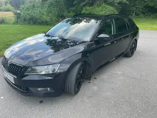 Skoda Superb 2,0 TSi 280 Style Combi DSG 4x4