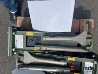 - - - Knusnings- og sorteringsudstyr TECNA TB 211 25 -35 L min. Hydraulik hammer