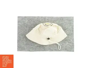 Bølle hat med motiv på toppen (str. ca. 2-4 år)