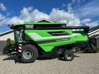 Deutz-Fahr C7206 With 24feed - 7.2m header. New and unused Combine together with 7.2m header
