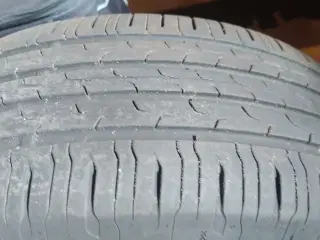 Dæk fra en ford kuga