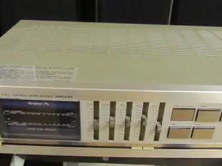 TOSHIBA  A-X40 50W RMS og EQUALIZER