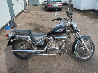 Suzuki vl 250 