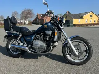 Honda VF 700 Magna