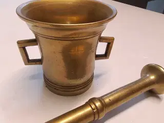 Morter og den er tung og gammel 