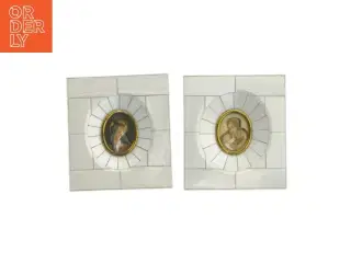 Antikke miniature malerier med ramme af ben (str. 10x9 cm)