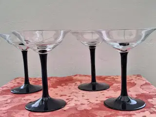 4 Holmegaard likør glas med sort fod og stilk