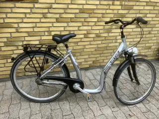 Cykel m lav indstigning