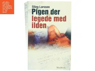 Pigen Der Legede Med Ilden (Millennium, 2. Bind) af Stieg Larsson (Bog)