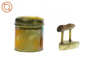 Dåse og gammelt strygejern