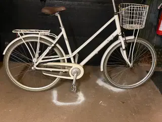 Sco damecykel 26” imod stand 2 år gammel