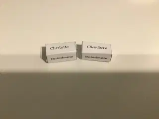 Personlige æsker med navn til konfirmation