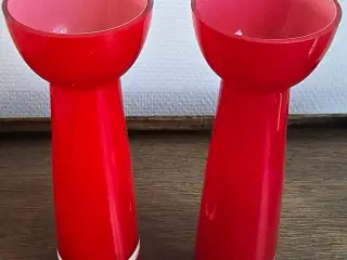 Røde glasvaser x 2