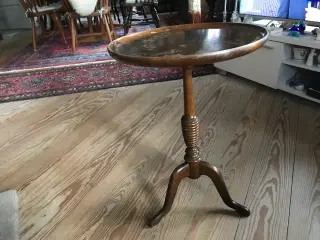 Fint gammelt lampebord