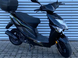 VGA Explora Euro 4, 4-takt, 30 km/t, 2017, 607 km