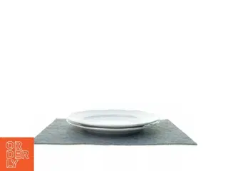 2 tallerkener fra Ikea (str. Ø 28 cm)