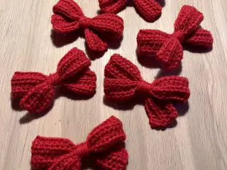 6 Håndhæklede Uldsløjfer  